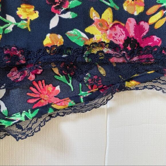 Mine Shorts with Lace Size Women's M floral pocket pull-on - Picture 3 of 4